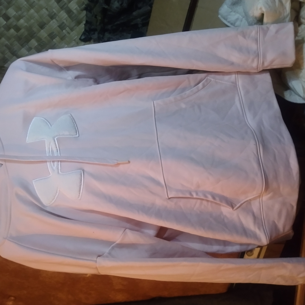 women's under armour hoodie size M